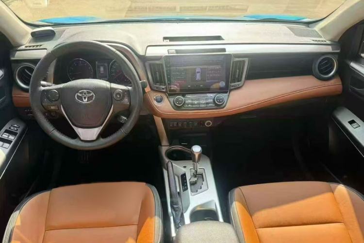 Used Toyota RAV4 2016 2.5L Automatic 4x4 Elite Edition Interior 1