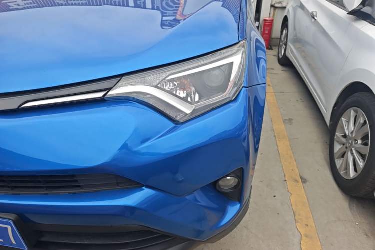 Used Toyota RAV4 2016 2.0L CVT Two-Wheel Drive Fashion Edition China V Standard Left Front Headlight