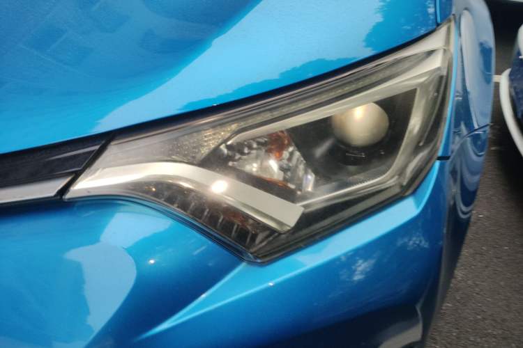 Used Toyota RAV4 2016 2.0L CVT Two-Wheel Drive Urban Edition China V Standard Left Front Headlight