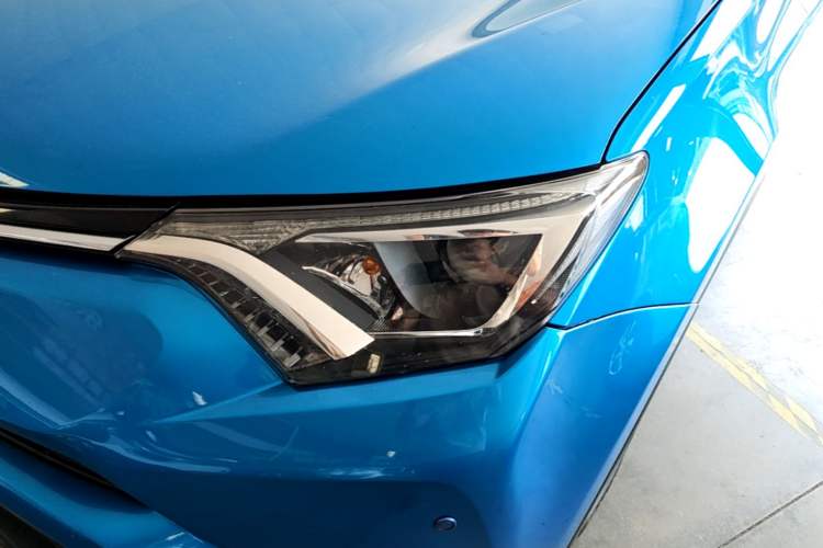 Used Toyota RAV4 2016 2.0L CVT Two-Wheel Drive Urban Edition China V Standard Left Front Headlight