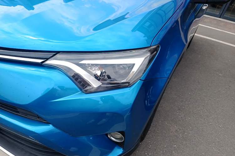 Used Toyota RAV4 2016 2.0L CVT Two-Wheel Drive Smart Edition China V Standard Left Front Headlight