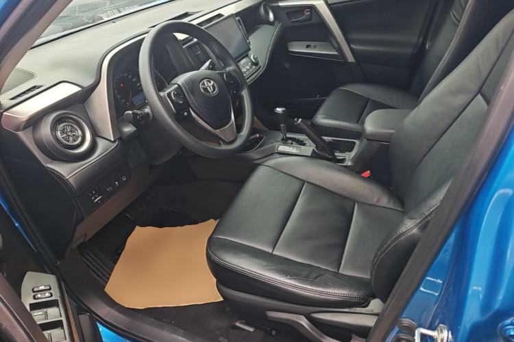Used Toyota RAV4 2016 2.0L CVT Two-Wheel Drive Fashion Edition China V Standard Left Front Seat