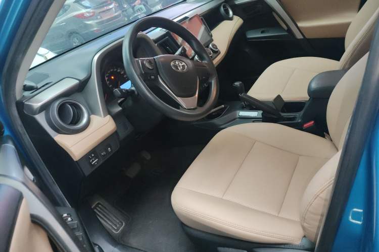 Used Toyota RAV4 2016 2.0L CVT Two-Wheel Drive Urban Edition China V Standard Left Front Seat