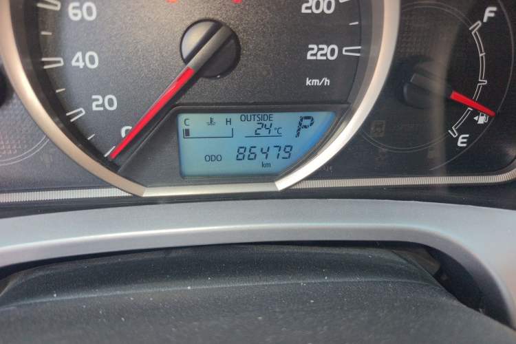 Used Toyota RAV4 2016 2.0L CVT Two-Wheel Drive Comfort Edition China V Standard Odometer Close Up