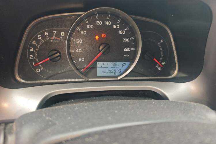 Used Toyota RAV4 2016 2.0L CVT Two-Wheel Drive Fashion Edition China V Standard Odometer Close Up