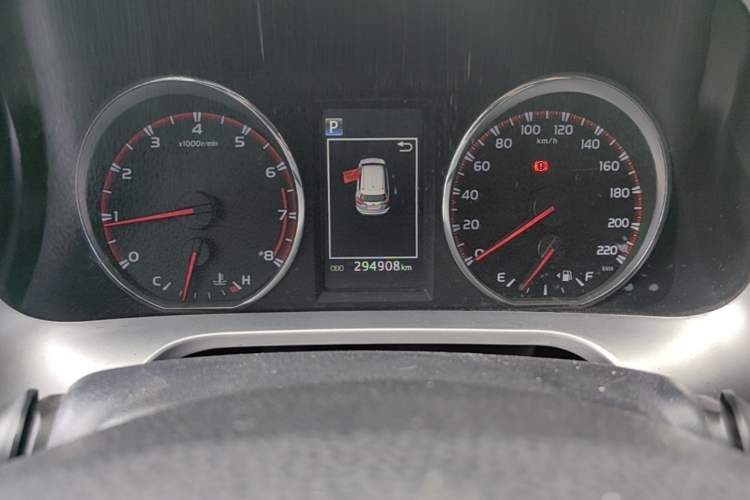 Used Toyota RAV4 2016 2.0L CVT Two-Wheel Drive Smart Edition China V Standard Odometer Close Up
