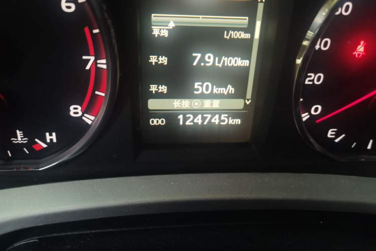Used Toyota RAV4 2016 2.5L Automatic 4x4 Elite Edition Odometer Close Up