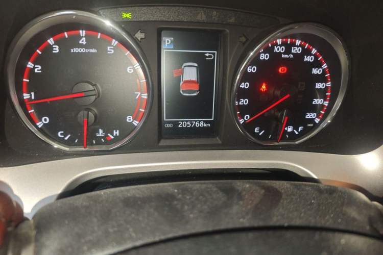 Used Toyota RAV4 2016 2.0L CVT 4x4 New Edition China V Standard Odometer Close Up