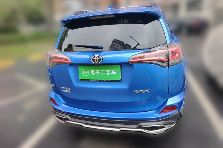 Used Toyota RAV4 2016 2.0L CVT Two-Wheel Drive Fashion Edition China V Standard Rear