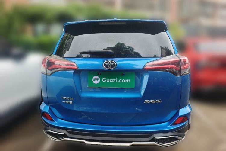 Used Toyota RAV4 2016 2.0L CVT Two-Wheel Drive Fashion Edition China V Standard Rear