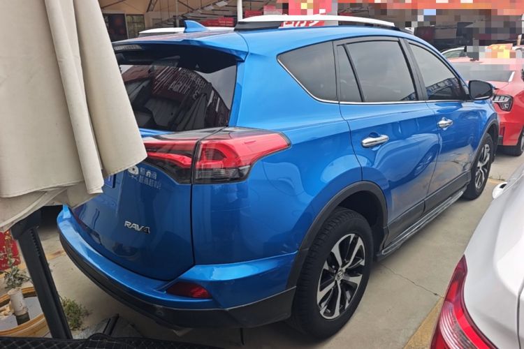 Used Toyota RAV4 2016 2.0L CVT Two-Wheel Drive Fashion Edition China V Standard Rear Right 45 Deg