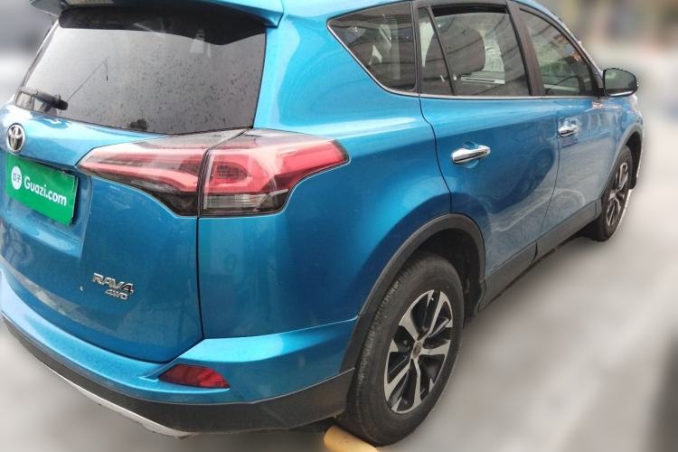 Used Toyota RAV4 2016 2.0L CVT 4x4 New Edition China V Standard Rear Right 45 Deg