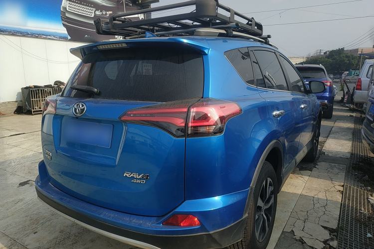 Used Toyota RAV4 2016 2.0L CVT 4x4 New Edition China V Standard Rear Right 45 Deg