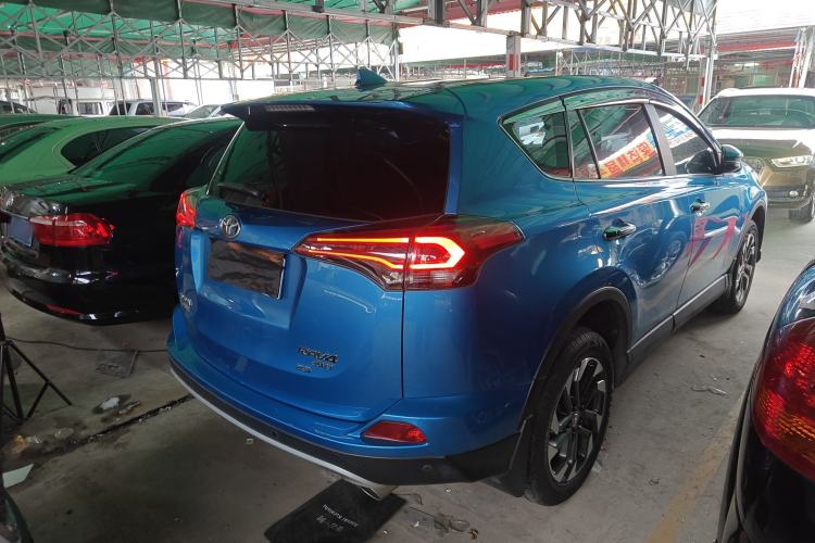 Used Toyota RAV4 2016 2.5L Automatic 4x4 Elite Edition Rear Right 45 Deg