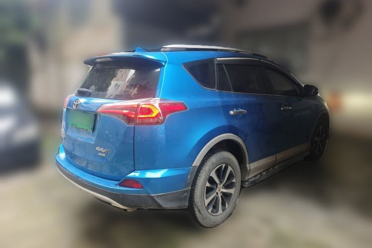 Used Toyota RAV4 2016 2.0L CVT 4x4 New Edition China V Standard Rear Right 45 Deg