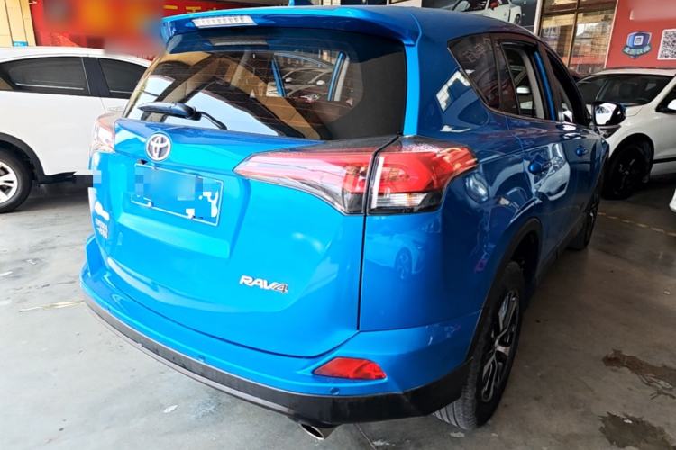 Used Toyota RAV4 2016 2.0L CVT Two-Wheel Drive Urban Edition China V Standard Rear Right 45 Deg