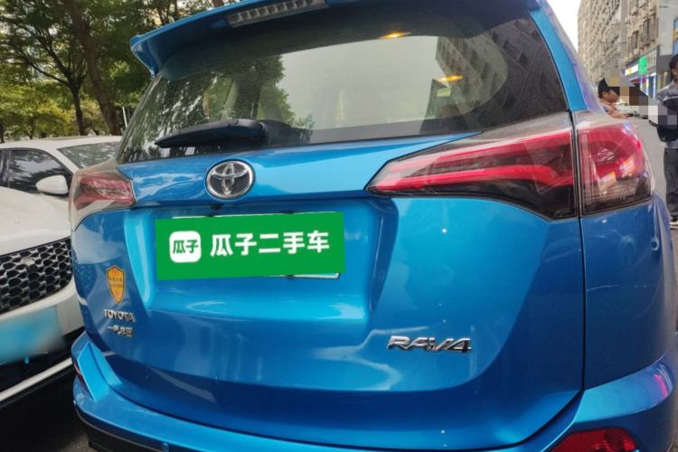 Used Toyota RAV4 2016 2.0L CVT Two-Wheel Drive Urban Edition China V Standard Rear