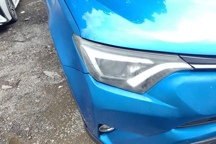 Used Toyota RAV4 2016 2.0L CVT Two-Wheel Drive Smart Edition China V Standard Right Front Headlight