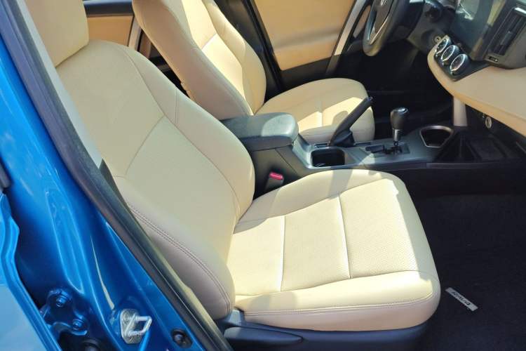 Used Toyota RAV4 2016 2.0L CVT Two-Wheel Drive Urban Edition China V Standard Right Front Seat