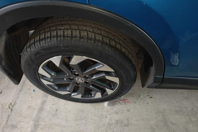 Used Toyota RAV4 2016 2.5L Automatic 4x4 Elite Edition Right Rear Wheel Hub