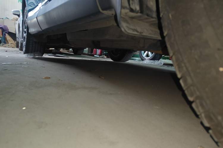 Used Toyota RAV4 2016 2.5L Automatic 4x4 Elite Edition Right Side Sill
