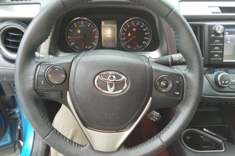 Used Toyota RAV4 2016 2.0L CVT 4x4 New Edition China V Standard Steering Wheel