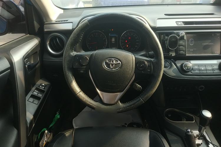 Used Toyota RAV4 2016 2.0L CVT 4x4 New Edition China V Standard Steering Wheel