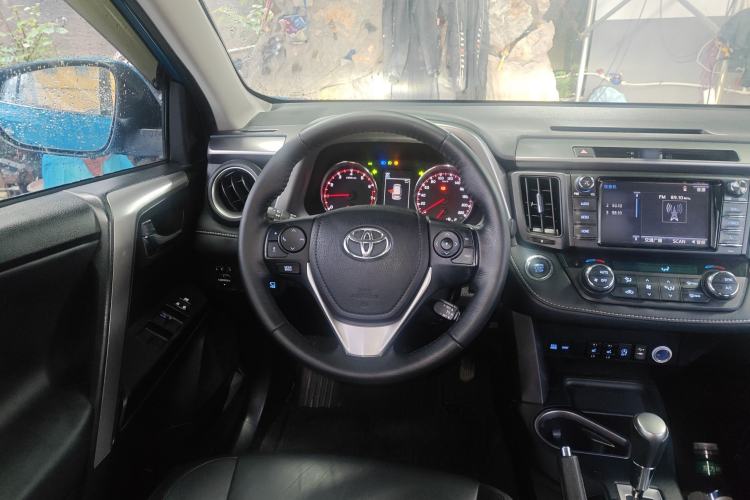 Used Toyota RAV4 2016 2.0L CVT Two-Wheel Drive Smart Edition China V Standard Steering Wheel