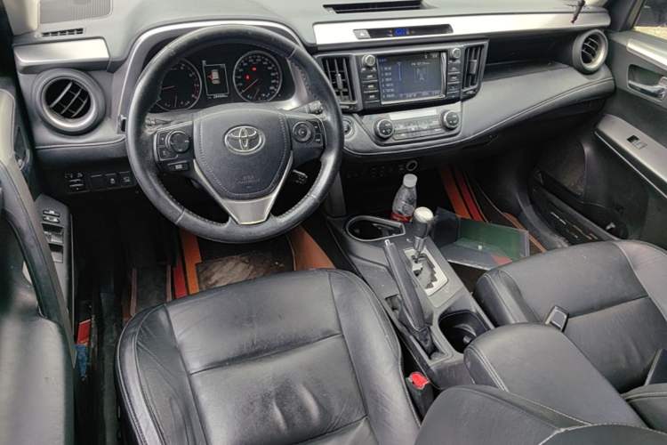 Used Toyota RAV4 2016 2.0L CVT Two-Wheel Drive Smart Edition China V Standard Steering Wheel