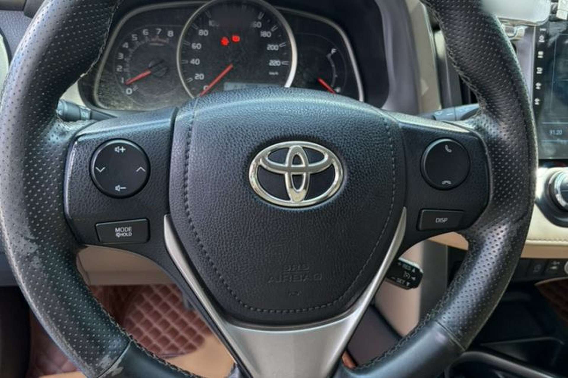 Used Toyota RAV4 2016 2.0L CVT Two-Wheel Drive Fashion Edition China V Standard Steering Wheel