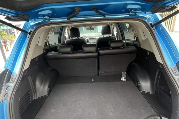 Used Toyota RAV4 2016 2.0L CVT Two-Wheel Drive Fashion Edition China V Standard Trunk