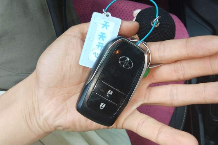 Used Toyota RAV4 2016 2.0L CVT 4x4 New Edition China V Standard Vehicle Key