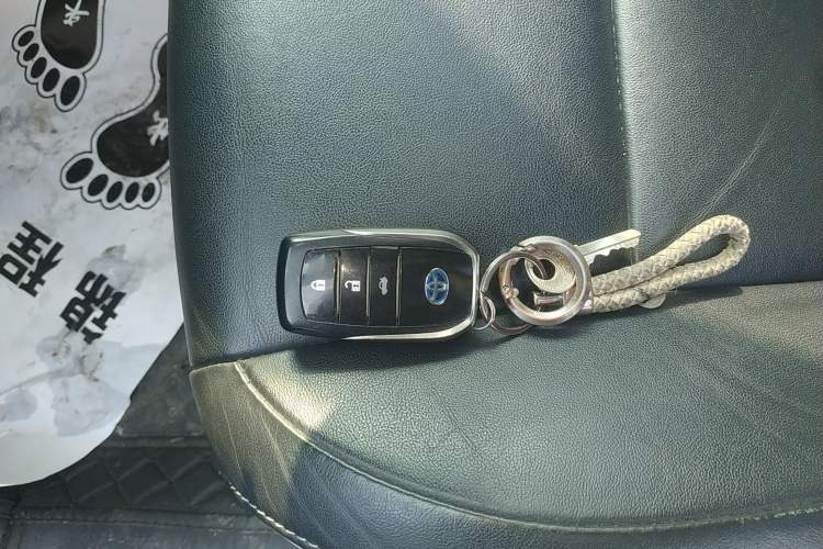 Used Toyota RAV4 2016 2.0L CVT 4x4 New Edition China V Standard Vehicle Key