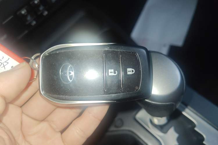 Used Toyota RAV4 2016 2.0L CVT Two-Wheel Drive Smart Edition China V Standard Vehicle Key