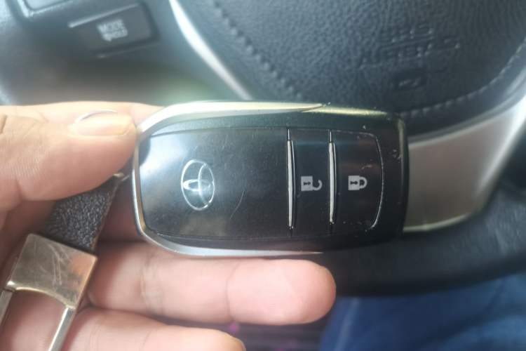 Used Toyota RAV4 2016 2.5L Automatic 4x4 Elite Edition Vehicle Key