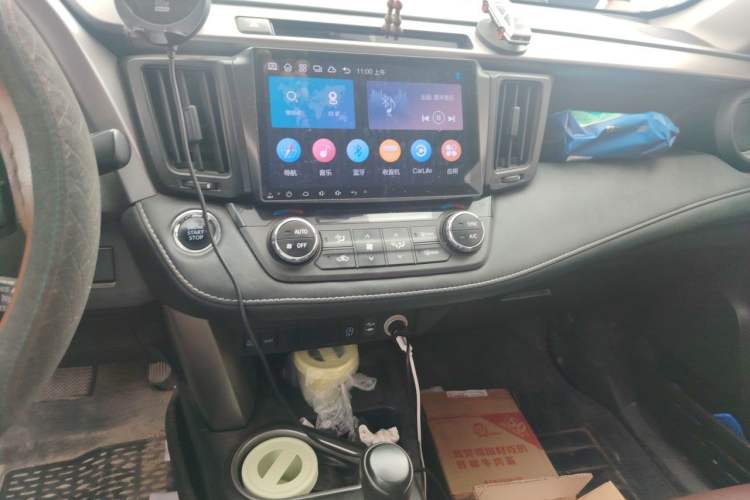 Used Toyota RAV4 2016 2.0L CVT Two-Wheel Drive Fashion Edition China V Standard Audio And AC Panel