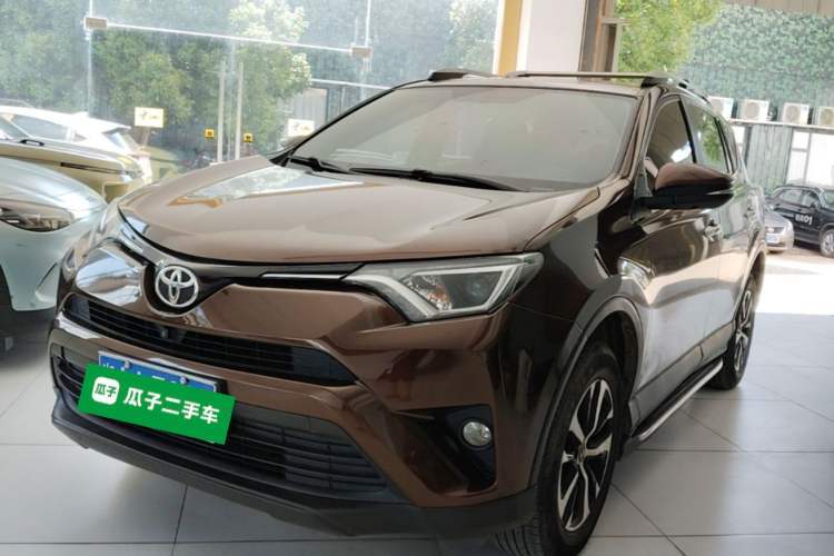 Used Toyota RAV4 2016 2.0L CVT Two-Wheel Drive Fashion Edition China V Standard Guazi used car, China used car export, Used car for sale, Used Toyota cars, Cheapest cars for sale