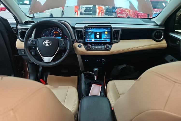 Used Toyota RAV4 2016 2.0L CVT Two-Wheel Drive Fashion Edition China V Standard Center Console