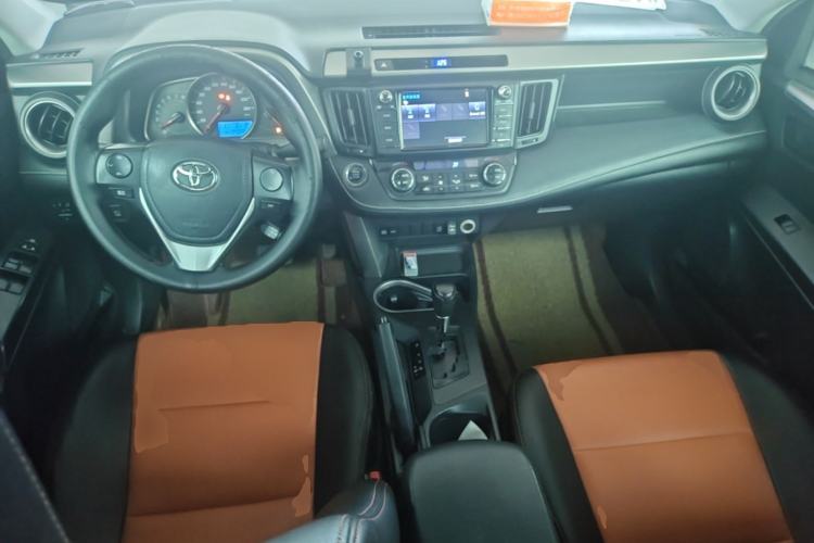 Used Toyota RAV4 2016 2.0L CVT Two-Wheel Drive Fashion Edition China V Standard Center Console