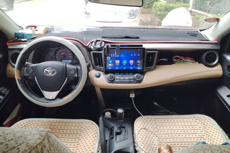 Used Toyota RAV4 2016 2.0L CVT Two-Wheel Drive Fashion Edition China V Standard Center Console