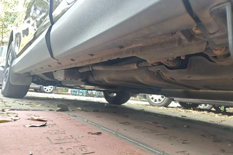 Used Toyota RAV4 2016 2.0L CVT Two-Wheel Drive Fashion Edition China V Standard Chassis Rear Left
