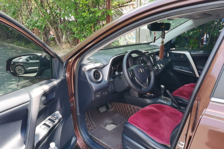 Used Toyota RAV4 2016 2.5L Automatic 4x4 Elite Edition Driver Seat
