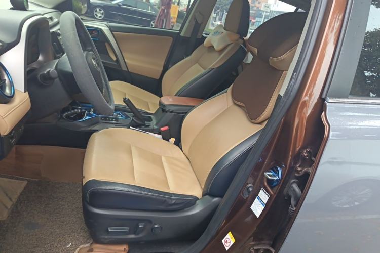 Used Toyota RAV4 2016 2.5L Automatic 4x4 Elite Edition Driver Seat