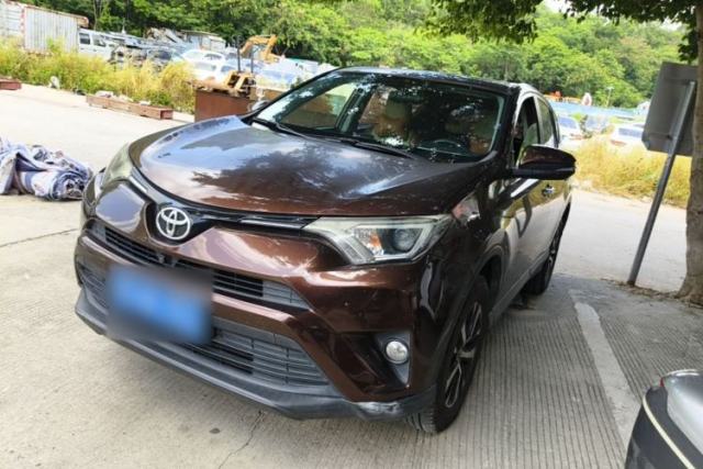 Ojetý Toyota RAV4 2016 2.0L CVT Two-Wheel Drive Fashion Edition China V Standard