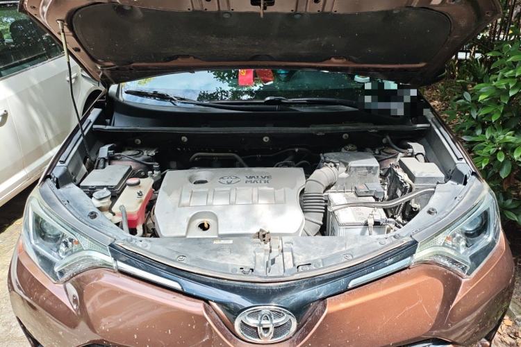 Used Toyota RAV4 2016 2.0L CVT Two-Wheel Drive Fashion Edition China V Standard Engine Bay