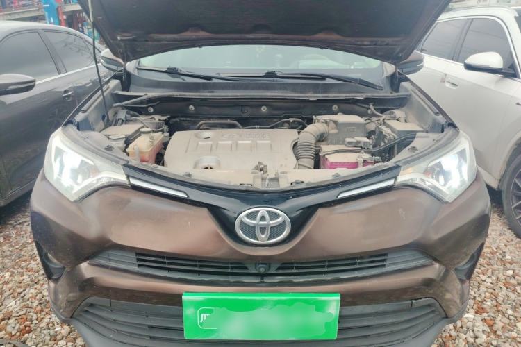 Used Toyota RAV4 2016 2.0L CVT Two-Wheel Drive Fashion Edition China V Standard Engine Bay