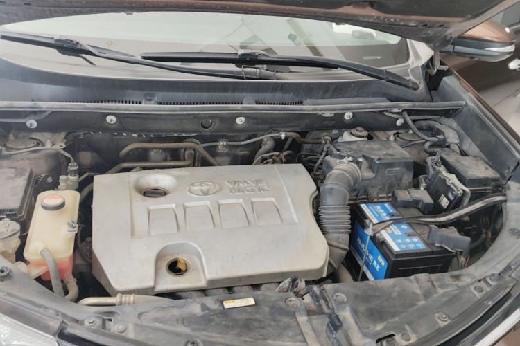 Used Toyota RAV4 2016 2.0L CVT Two-Wheel Drive Fashion Edition China V Standard Engine Bay