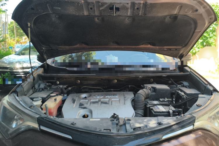 Used Toyota RAV4 2016 2.0L CVT Two-Wheel Drive Fashion Edition China V Standard Engine Bay