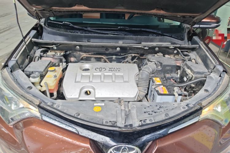 Used Toyota RAV4 2016 2.0L CVT Two-Wheel Drive Fashion Edition China V Standard Engine Bay