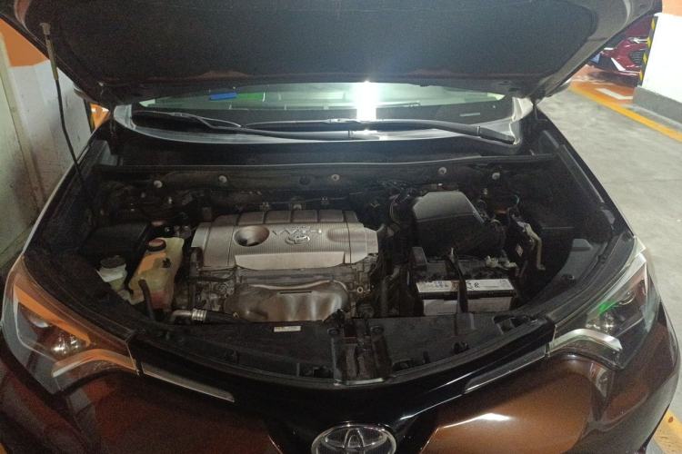 Used Toyota RAV4 2016 2.5L Automatic 4x4 Elite Edition Engine Bay